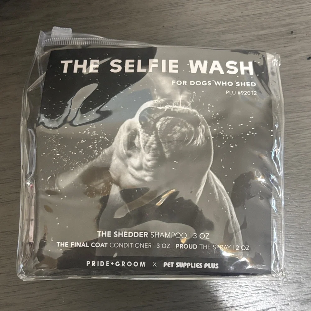 The Selfie Wash Kit for dogs set of three brand new never used/opened make offer